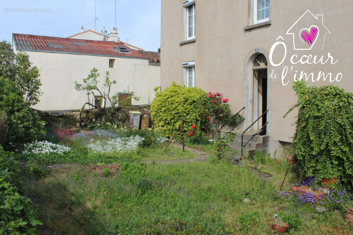 Maison à LA TESSOUALLE