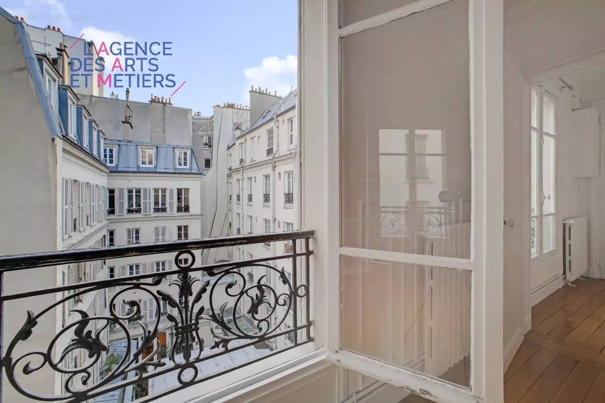 Appartement à PARIS-3E