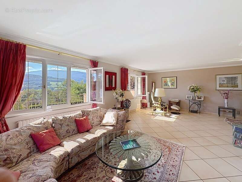 Maison à ARTHAZ-PONT-NOTRE-DAME