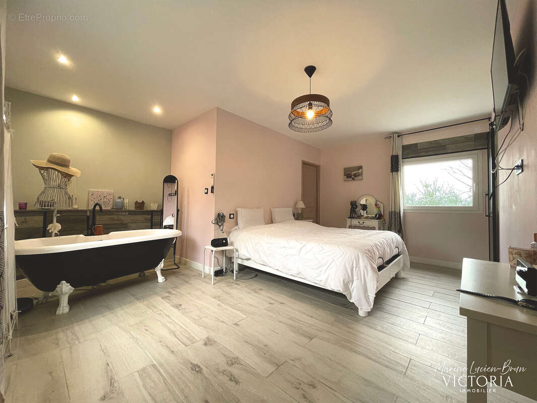 Maison à FIGANIERES