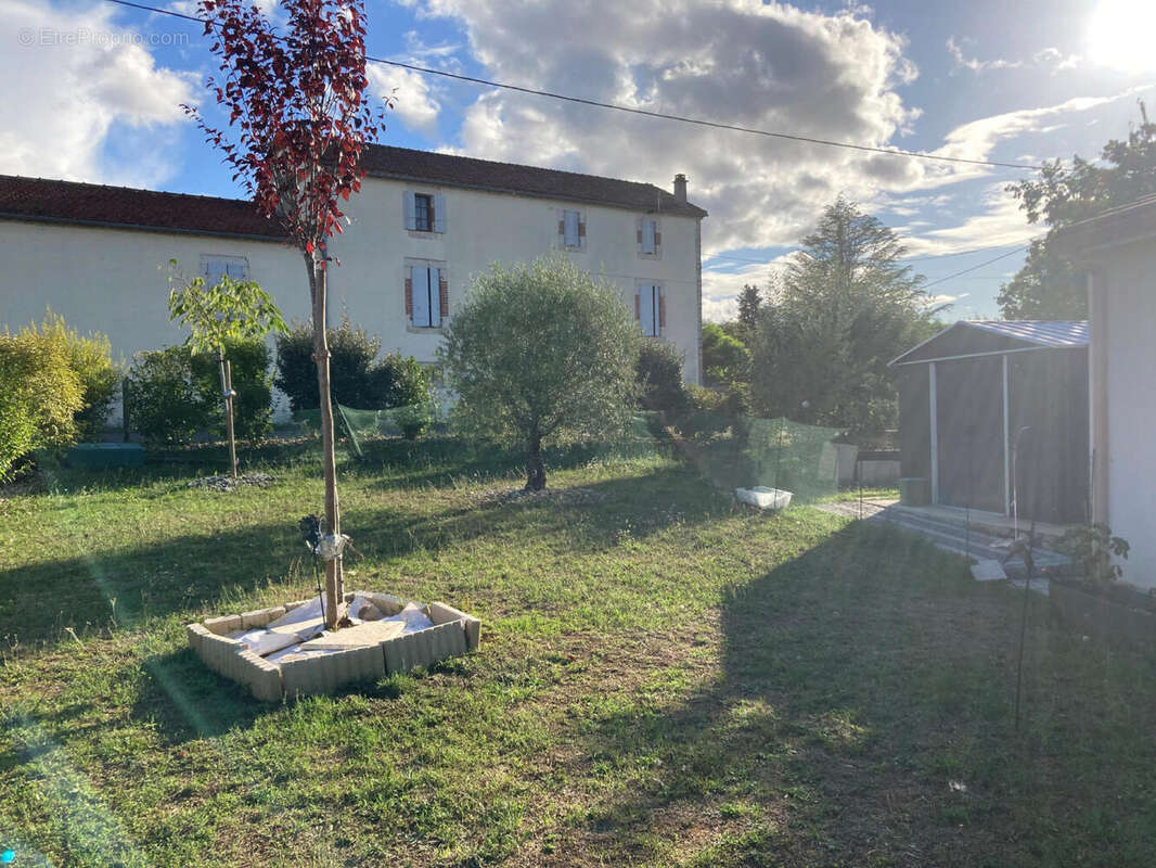 cabanon et jardin - Maison à CAHORS