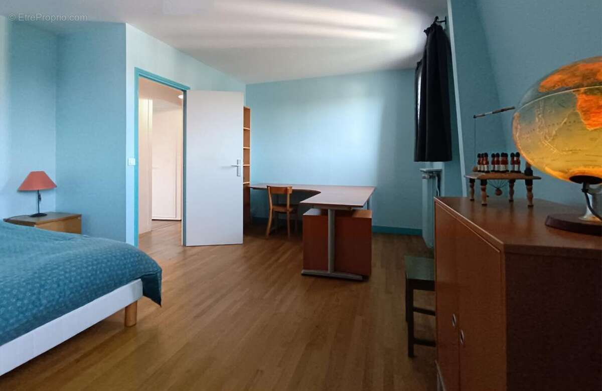 Maison Bourgeoise proche RER A 10 pièces 240m² NEUILLY-PLAISANCE (93360) - photo 14