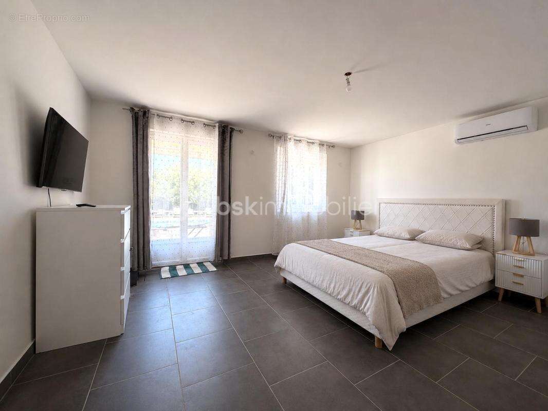 Propriété avec piscine, studio et T2 indépendant à Fabrègues --- - photo 8