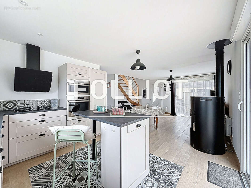 Maison à SAINT-PAIR-SUR-MER