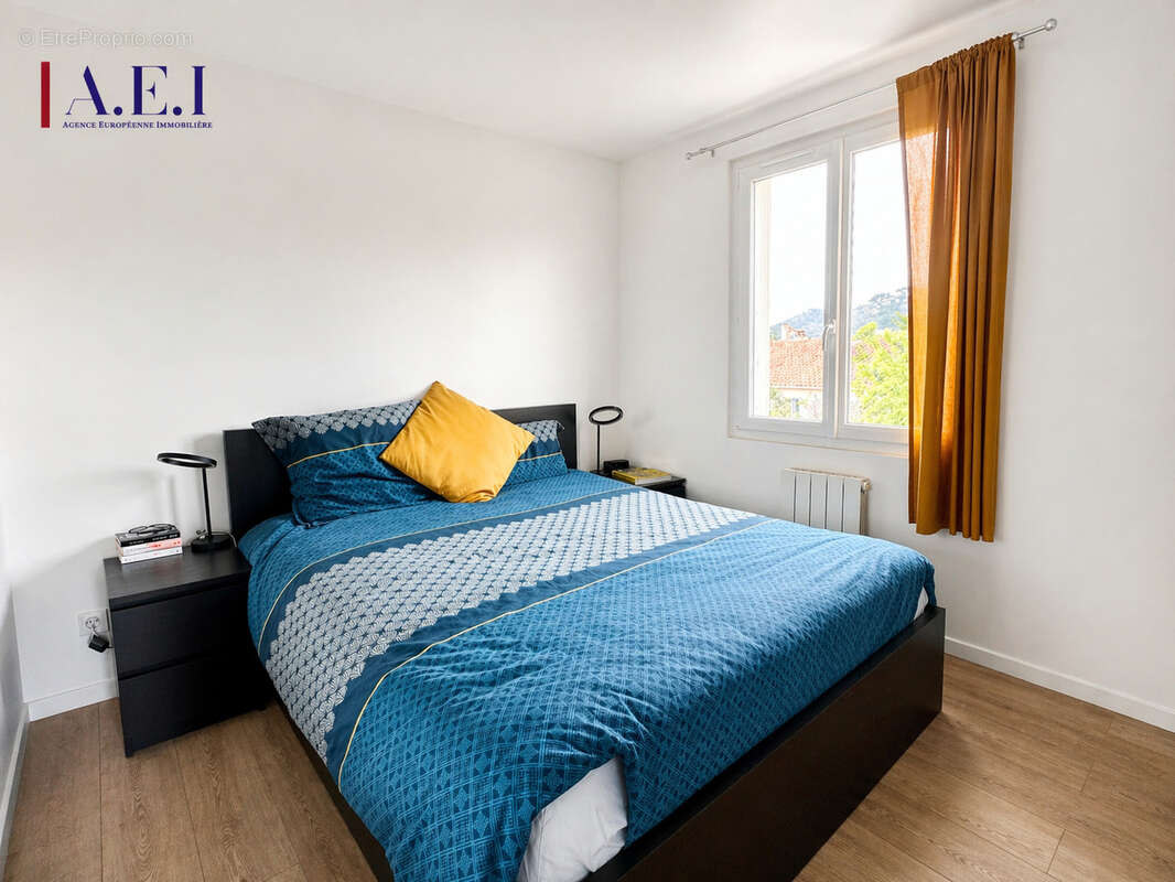 Appartement à SIX-FOURS-LES-PLAGES