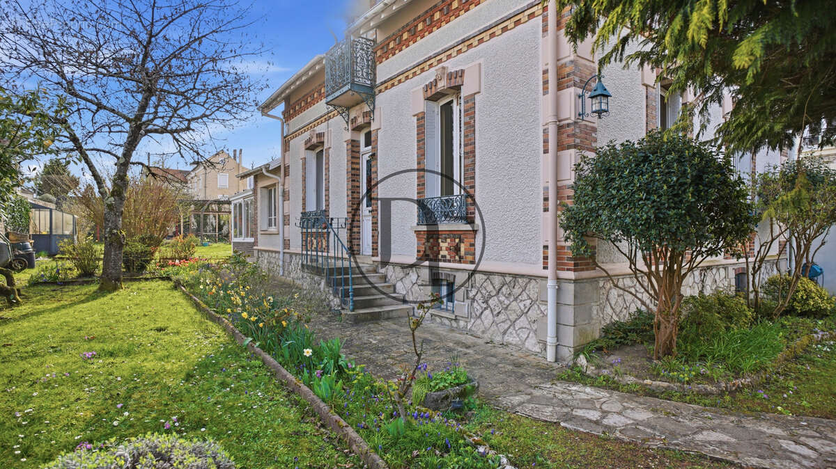 Maison à MORET-SUR-LOING