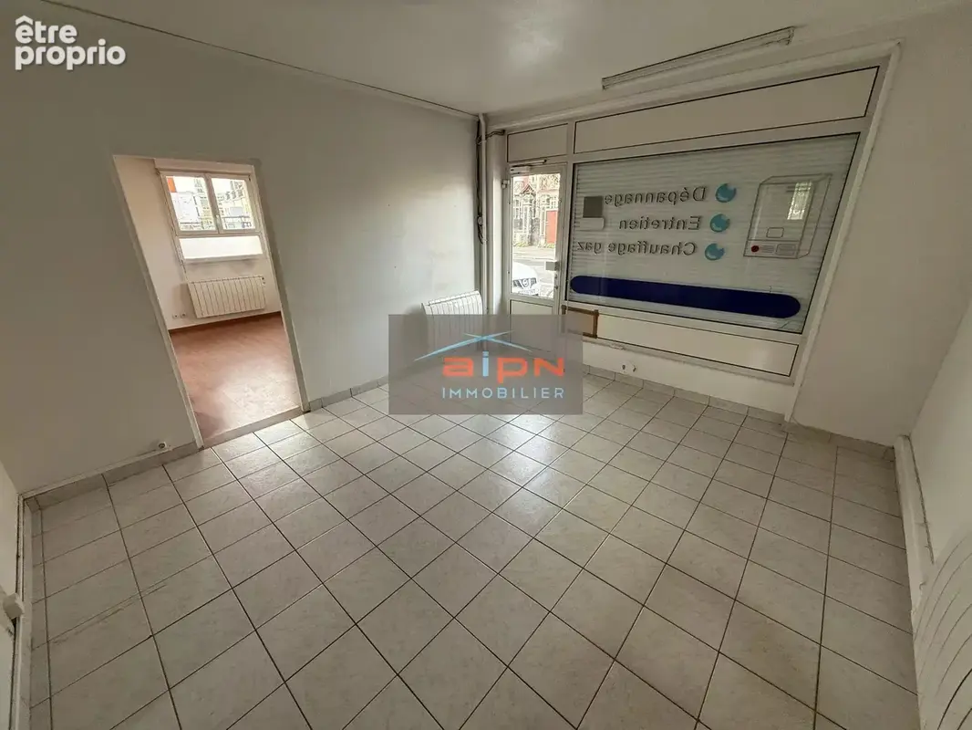 Local commercial avec cave - photo 6
