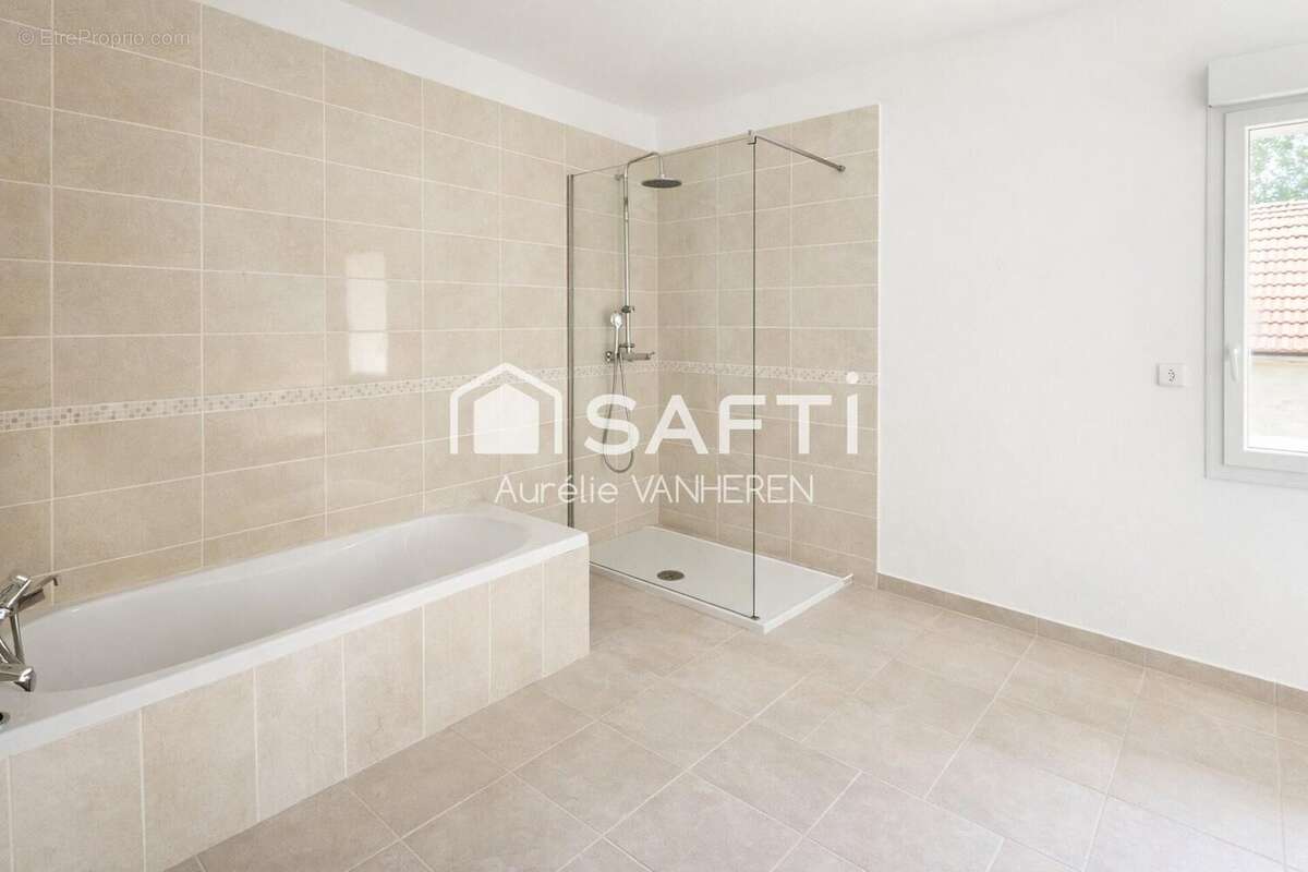 Maison 157 m² à Arquian  - photo 6