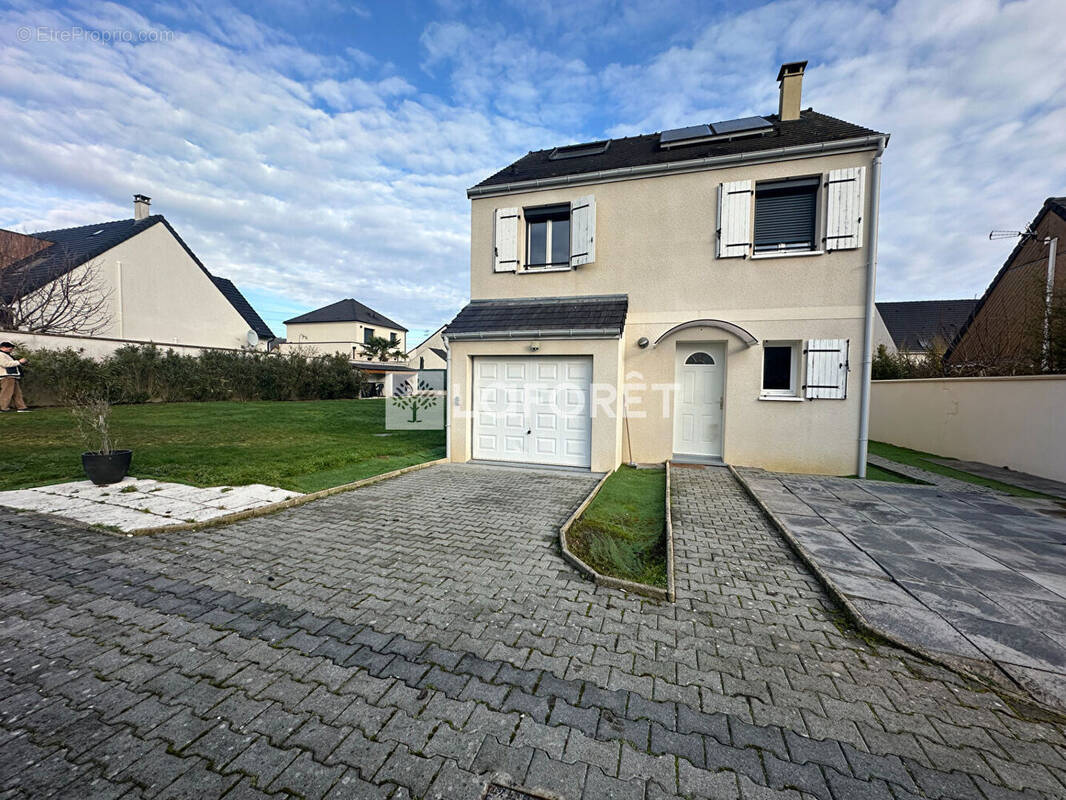 Maison à SAINT-GERMAIN-LES-ARPAJON