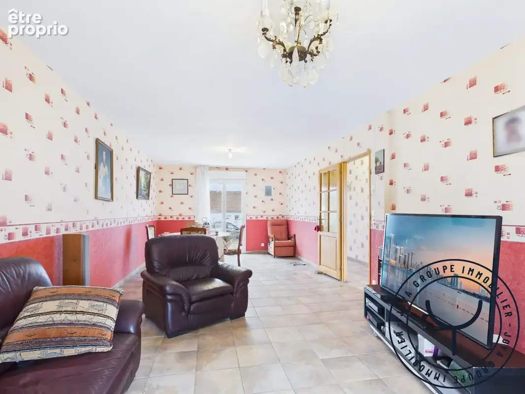 Maison 7 pièces 171 m² à vendre à Romilly-Sur-Seine (10100) - photo 2