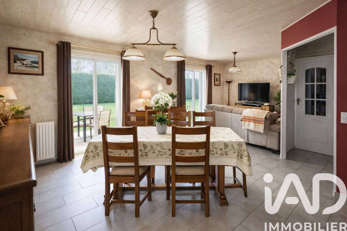 Maison 147 m² à Tremblay-Les-Villages  - photo 3
