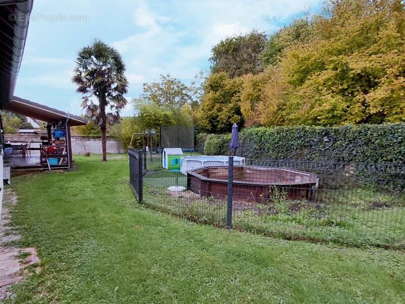 Maison à BRIENON-SUR-ARMANCON