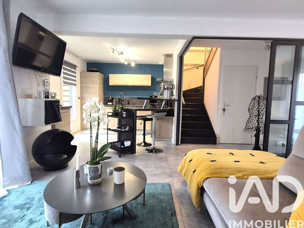 Photo 2 - Maison à VERT-SAINT-DENIS
