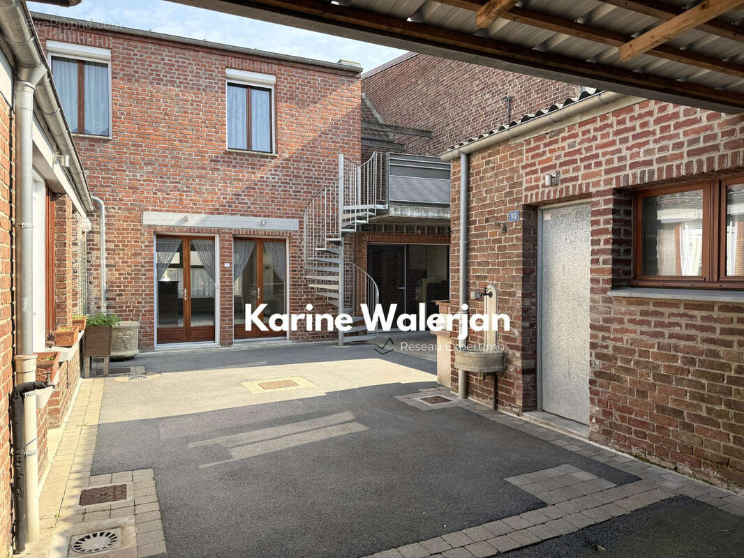 Maison à COURRIERES