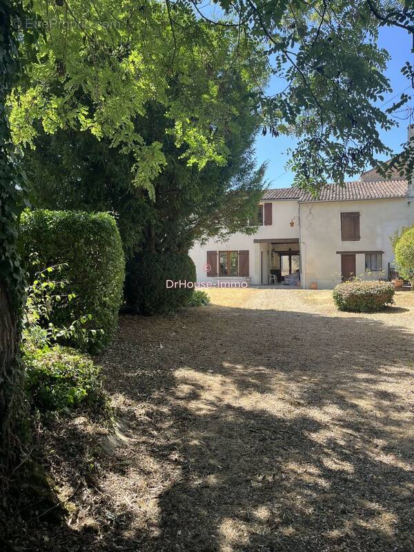 Maison à JAUNAY-CLAN