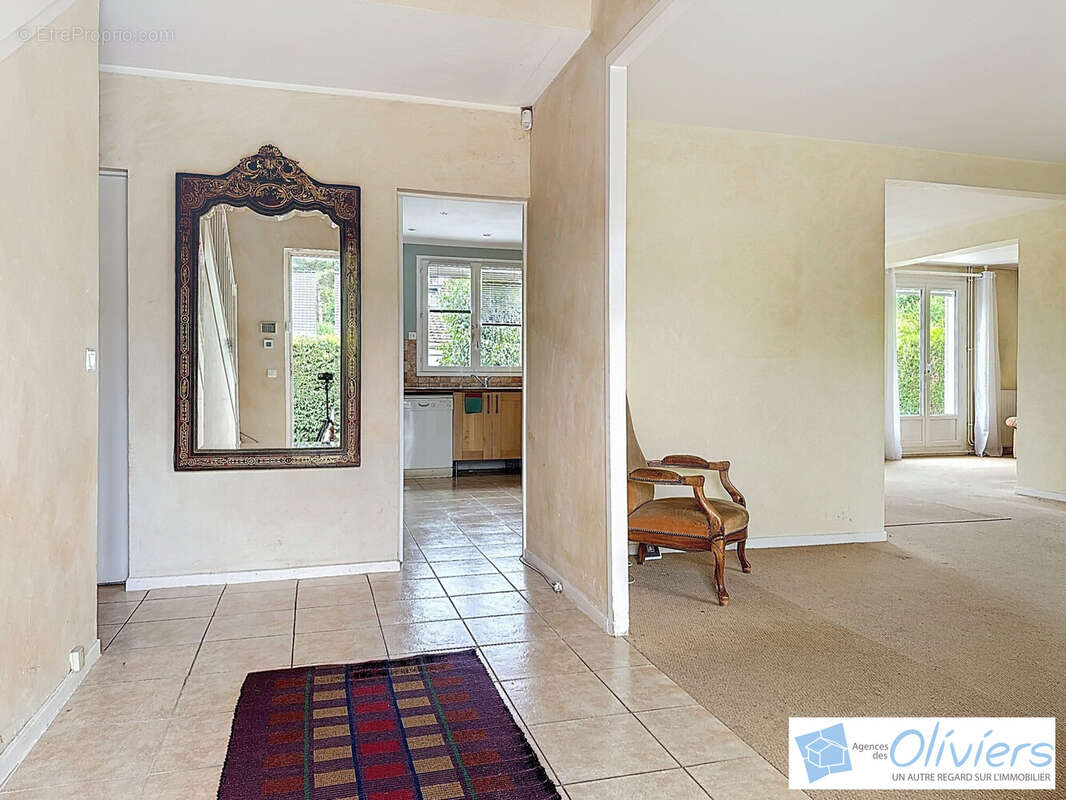 Maison à VOISINS-LE-BRETONNEUX