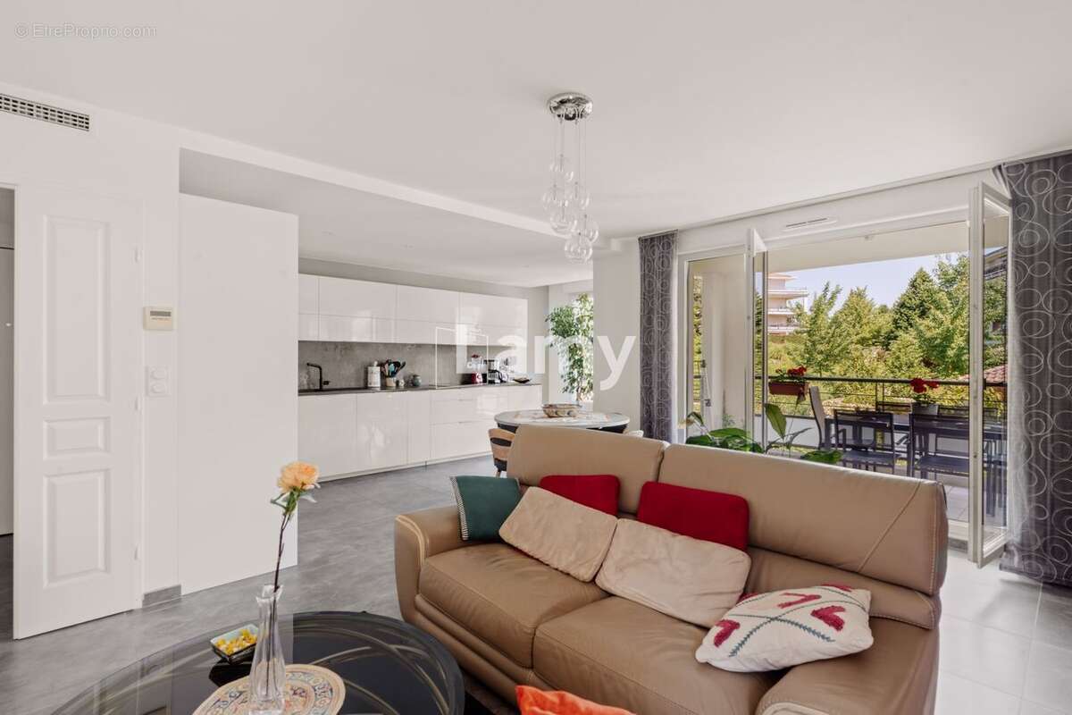 Appartement à VOURLES