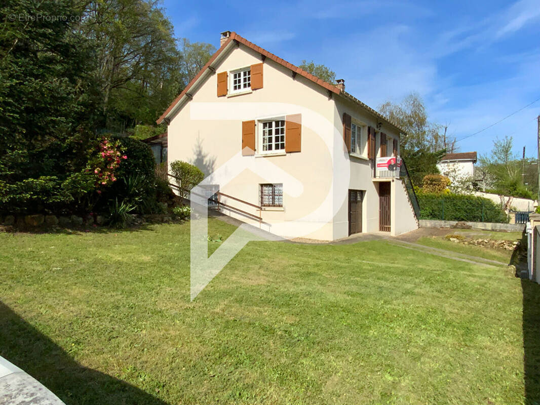 Maison à LEVIS-SAINT-NOM