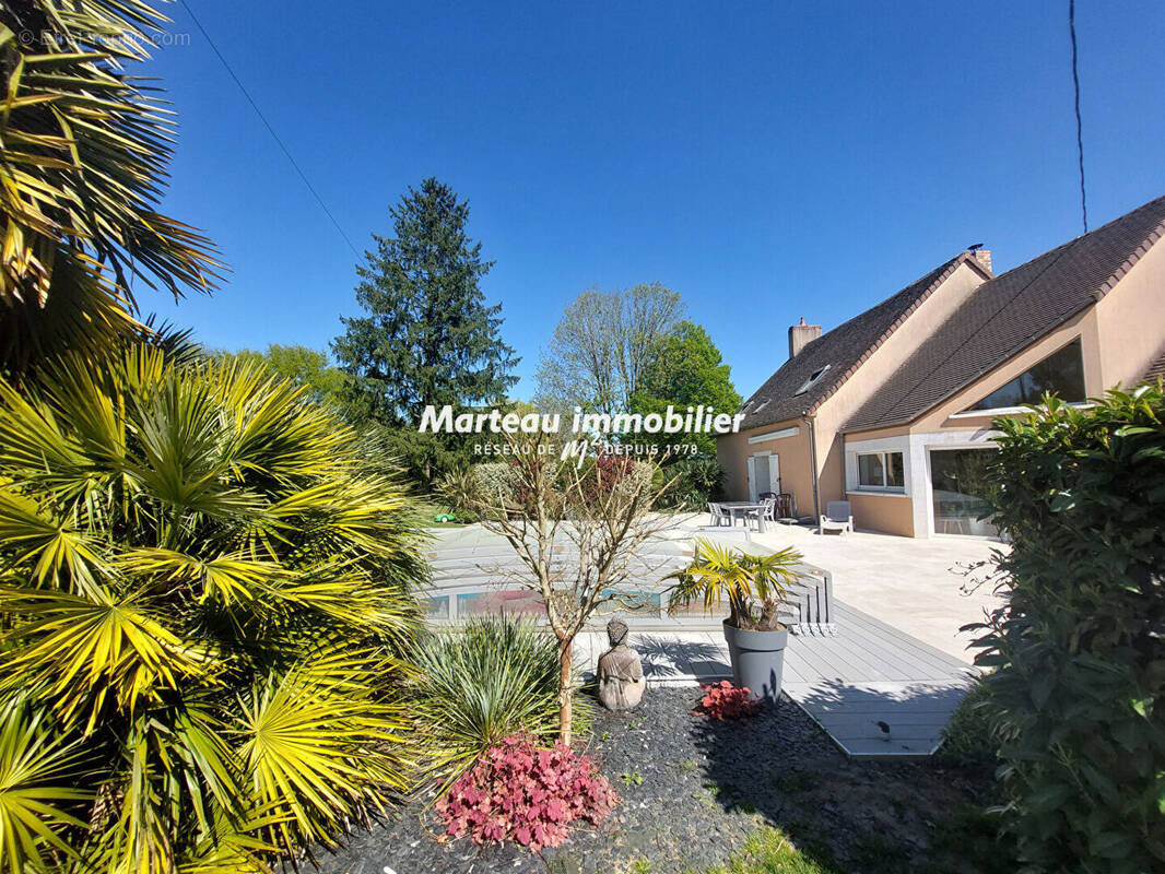 Maison à YVRE-L'EVEQUE