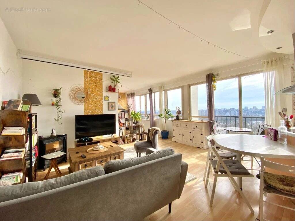 Appartement à VERRIERES-LE-BUISSON