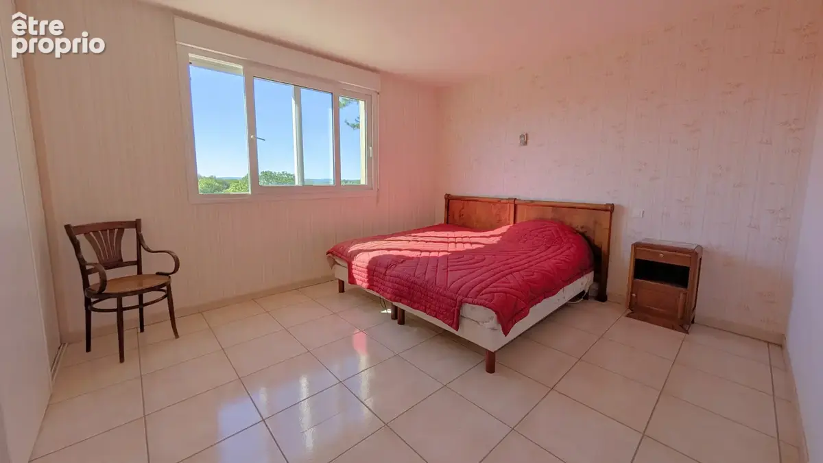 Villa de plain-pied avec vue dégagée et beaux volumes - photo 10