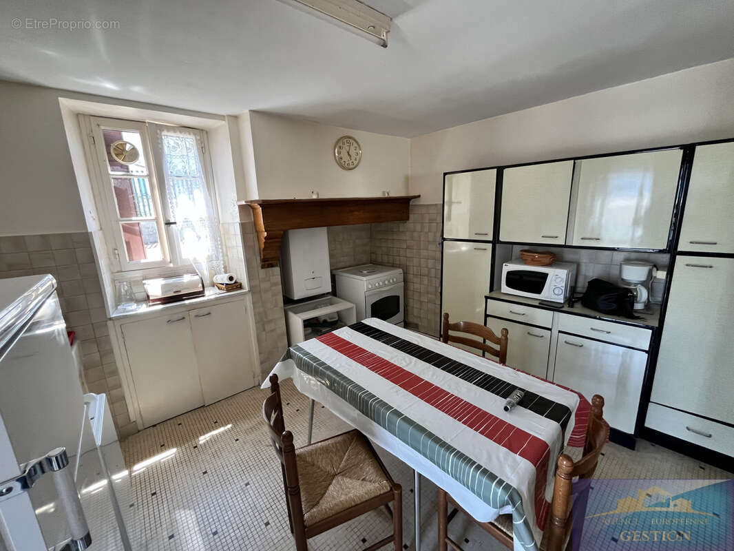 Petit ensemble immobilier - photo 6