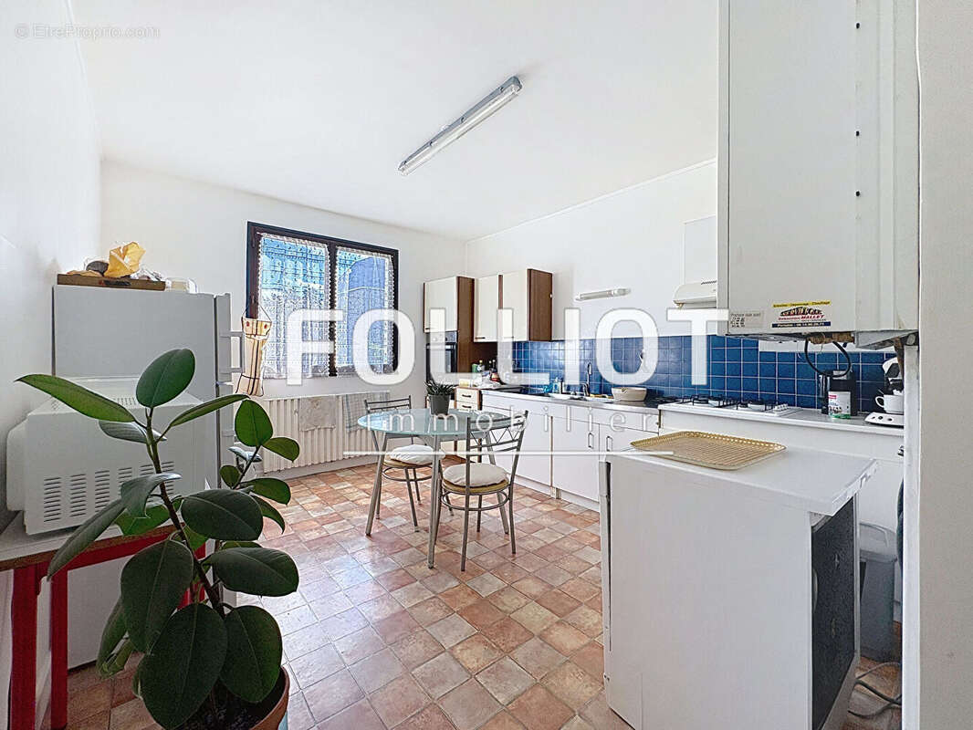 Appartement à DONVILLE-LES-BAINS