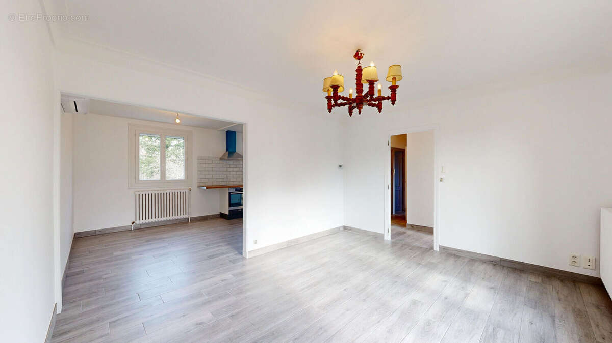 Maison à NEUILLY-LE-REAL