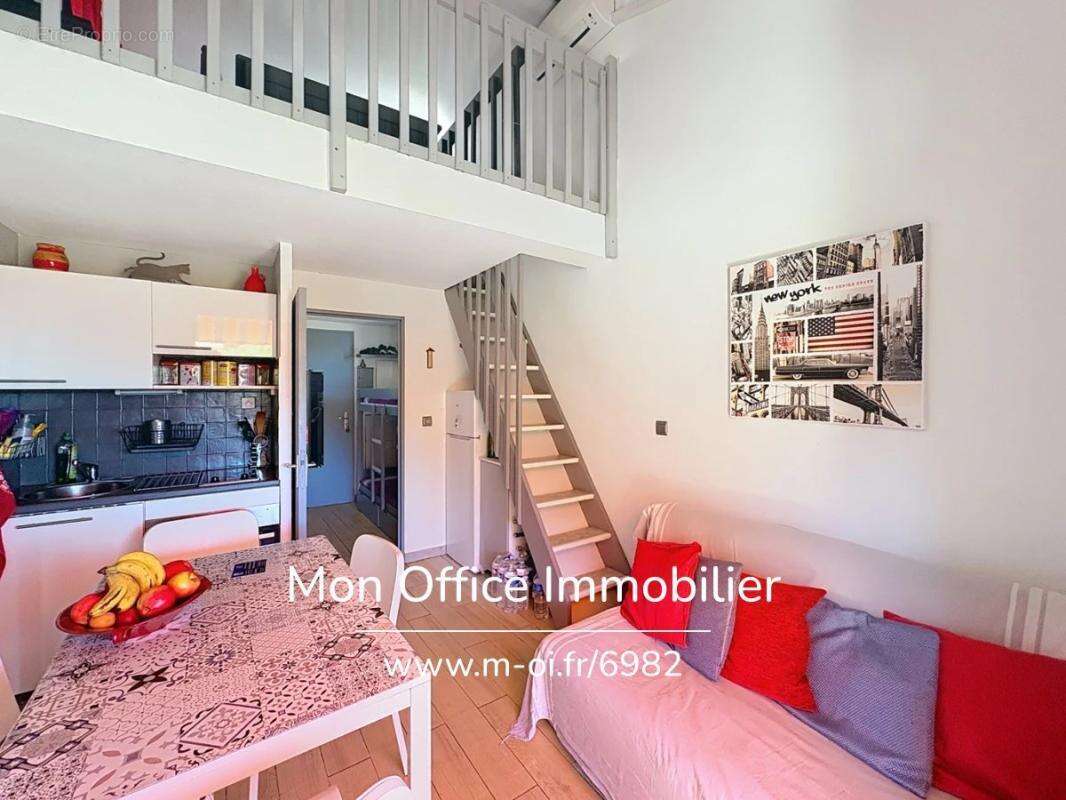Référence : 6982-les - mazet duplex vue mer & collines avec terrasse & parking à cavalaire sur mer - photo 5