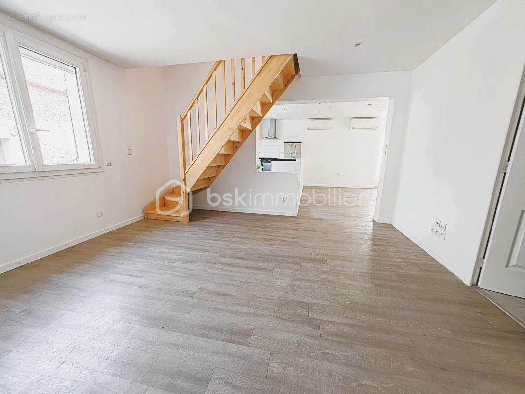 Situation exceptionnelle, tout à pied, Maison 6 pièces 104 m² surface au sol. terrain de 156 m² - photo 4