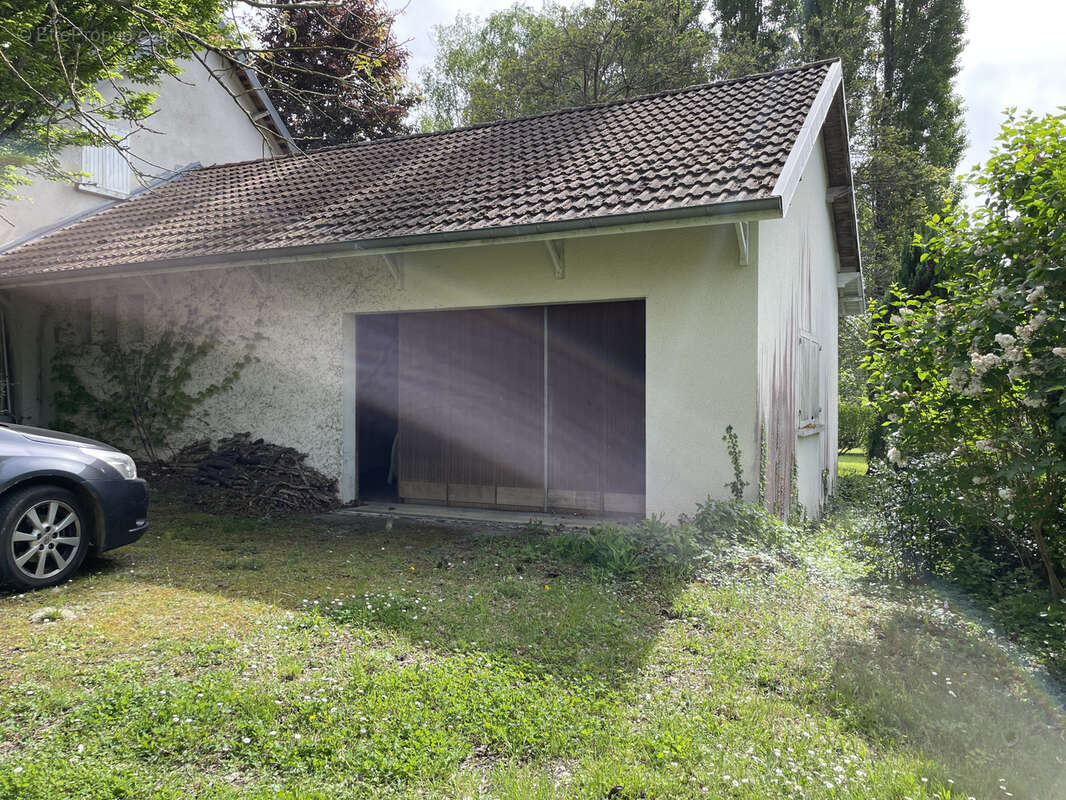 Maison à LA GUERCHE-SUR-L'AUBOIS