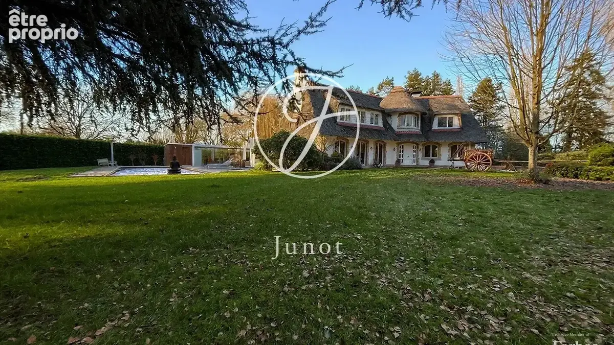 Gruson - Maison - 8 pièces - 309m² - 5 chambres - Jardin - Piscine - Garage - photo 6