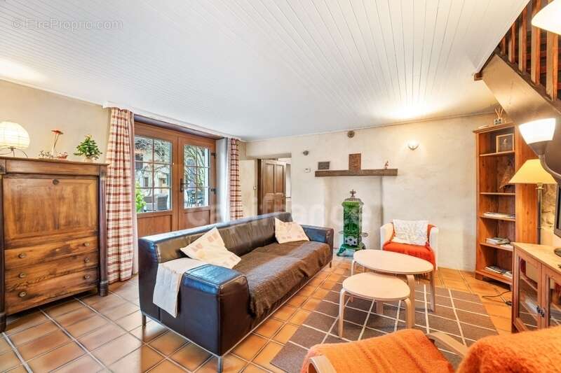 Maison à PREVESSIN-MOENS