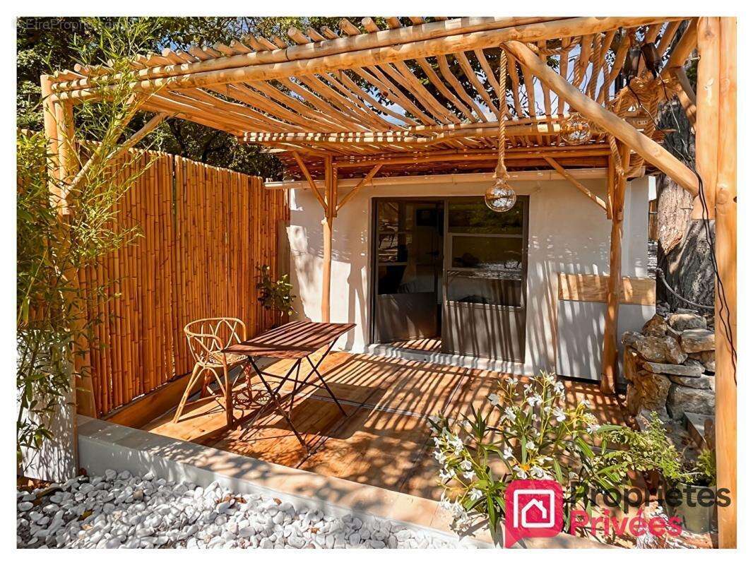 Maison à CHATEAUNEUF-GRASSE