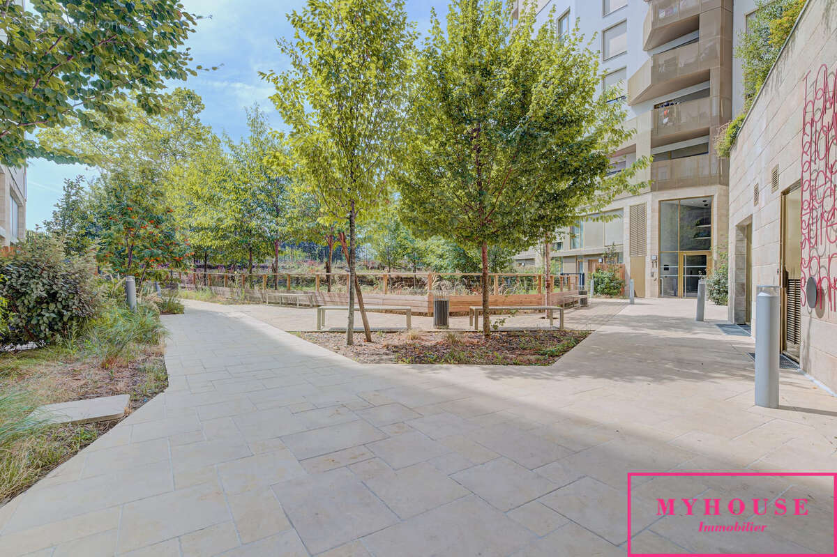 BAGNEUX 2 Pièces 46m2 + terrasse 7m2 - photo 9