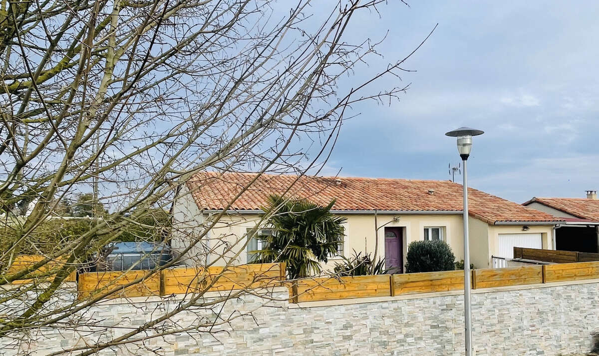 Maison à NEUVILLE-DE-POITOU