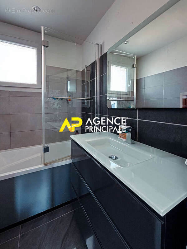 Maison à SARTROUVILLE