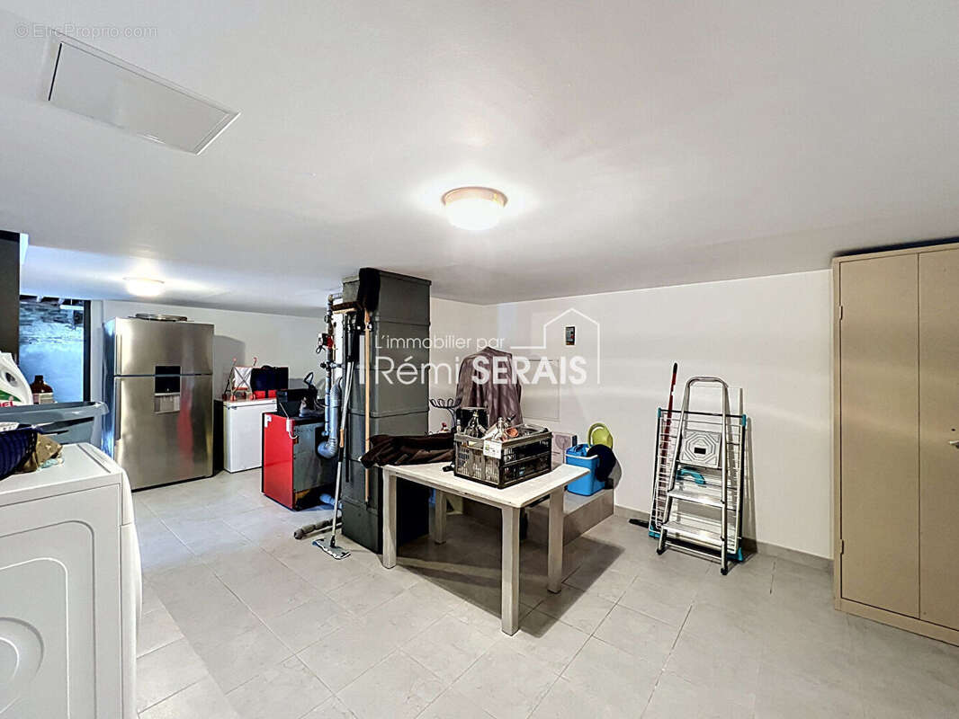 A VENDRE - Maison de caractère avec dépendances - 6 min Bagnoles de l'Orne - photo 11