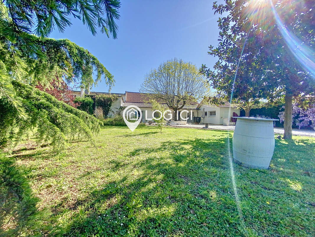 Commerce à SEVIGNACQ