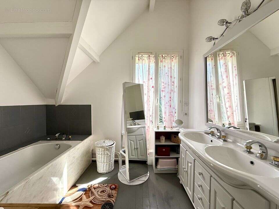 Maison à BRAY-SUR-SEINE