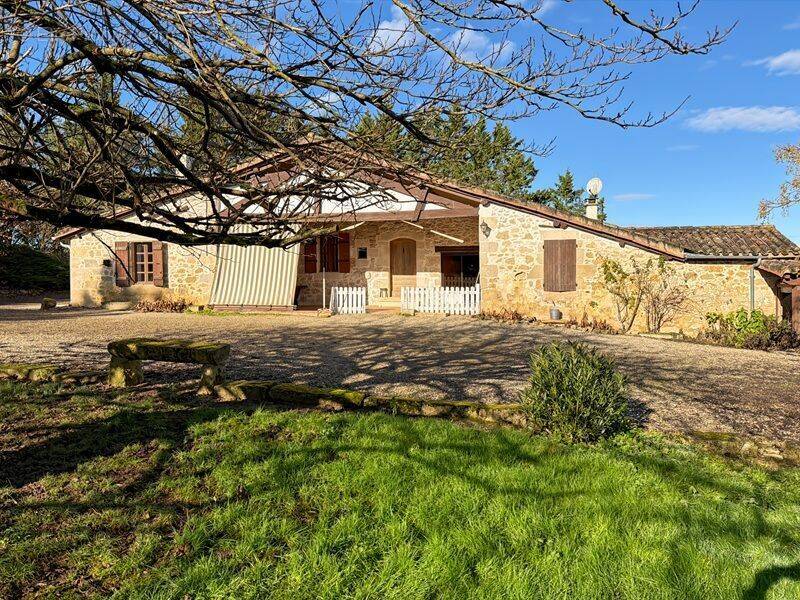 Maison à SAINTE-MERE