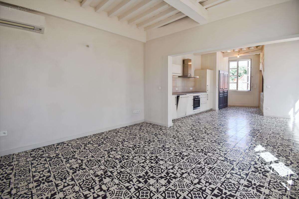 Centre d'Uzès, beau duplex rénové et climatisé - photo 22