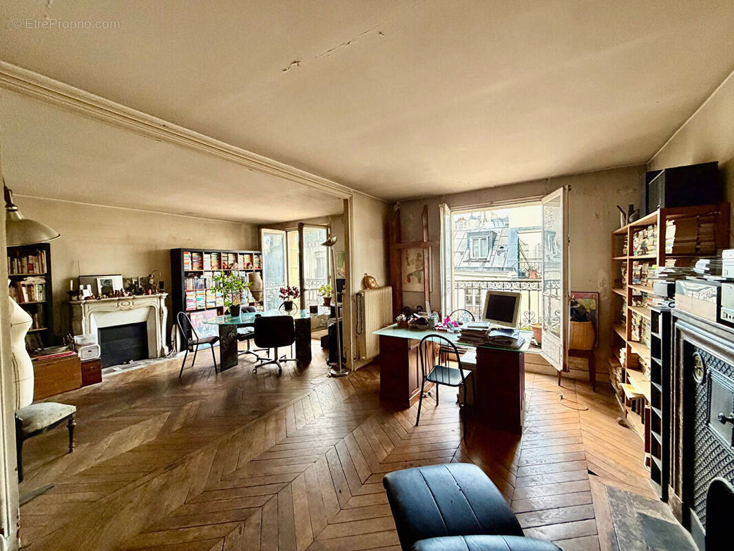 Appartement à PARIS-18E