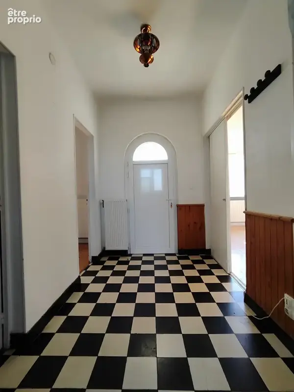 Maison individuelle avec garage et jardin arboré - photo 7