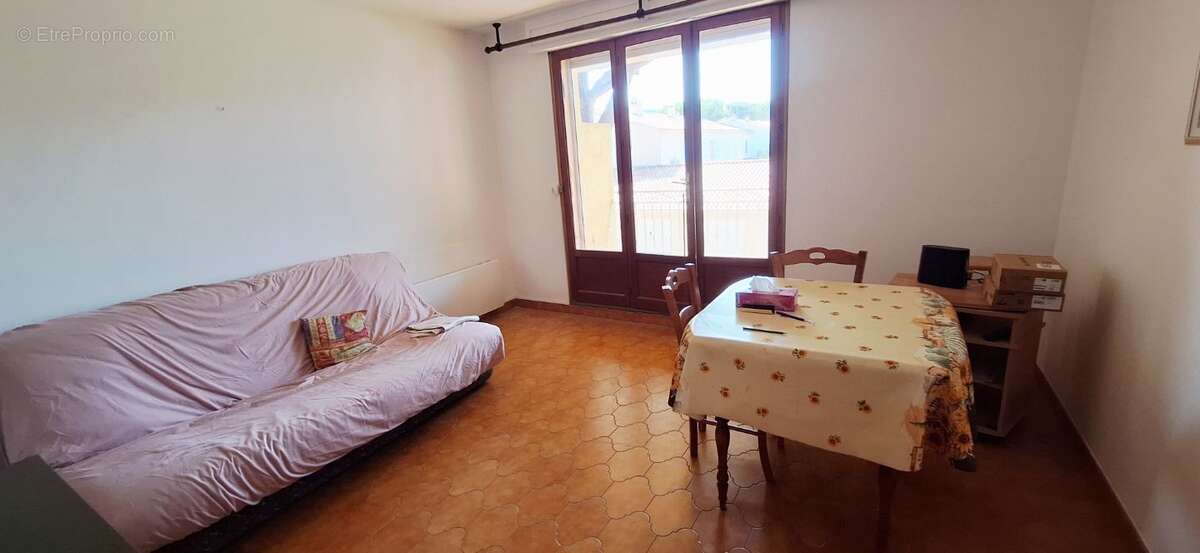 Appartement à SAINT-CYR-SUR-MER