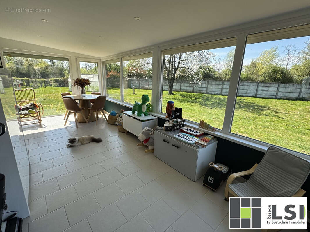 Maison à NEUF-MESNIL