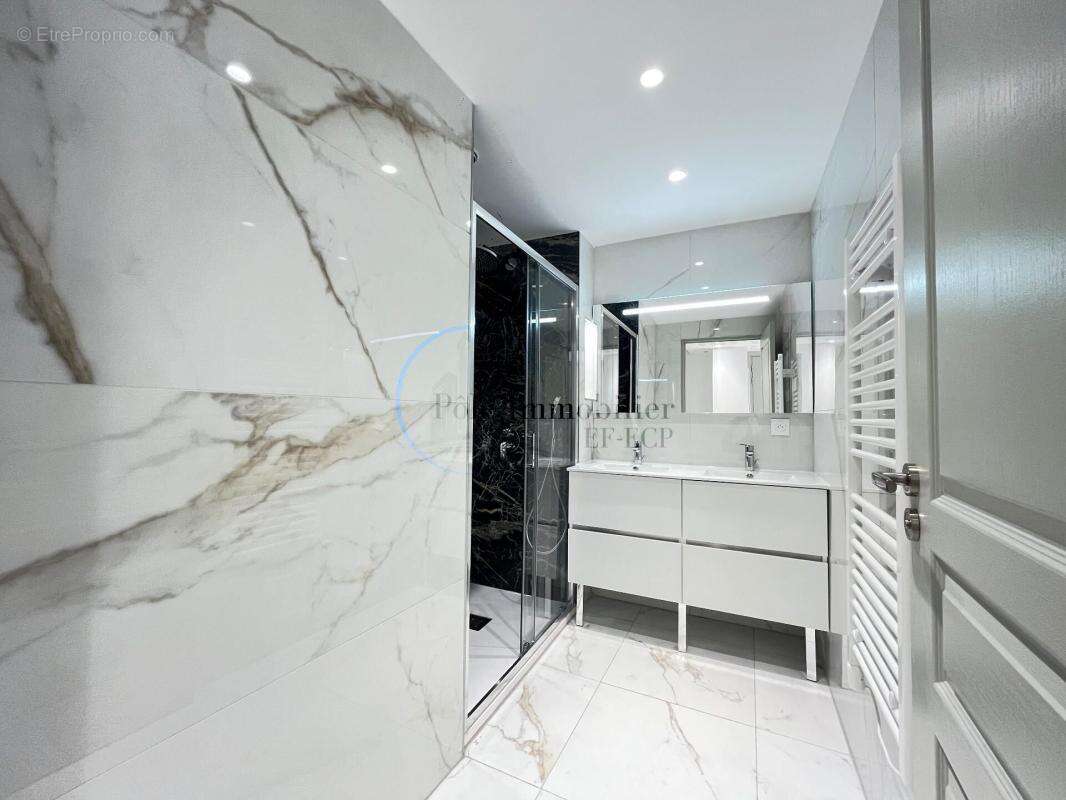 Appartement à MARSEILLE-1E