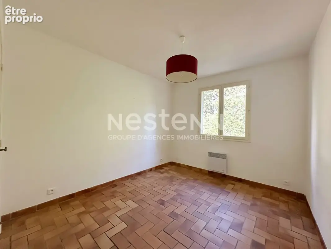 A VENDRE-LA CRAU Maison de plain-pied 157 m² -Terrain de 2 494 m² avec potentiel de division - photo 8