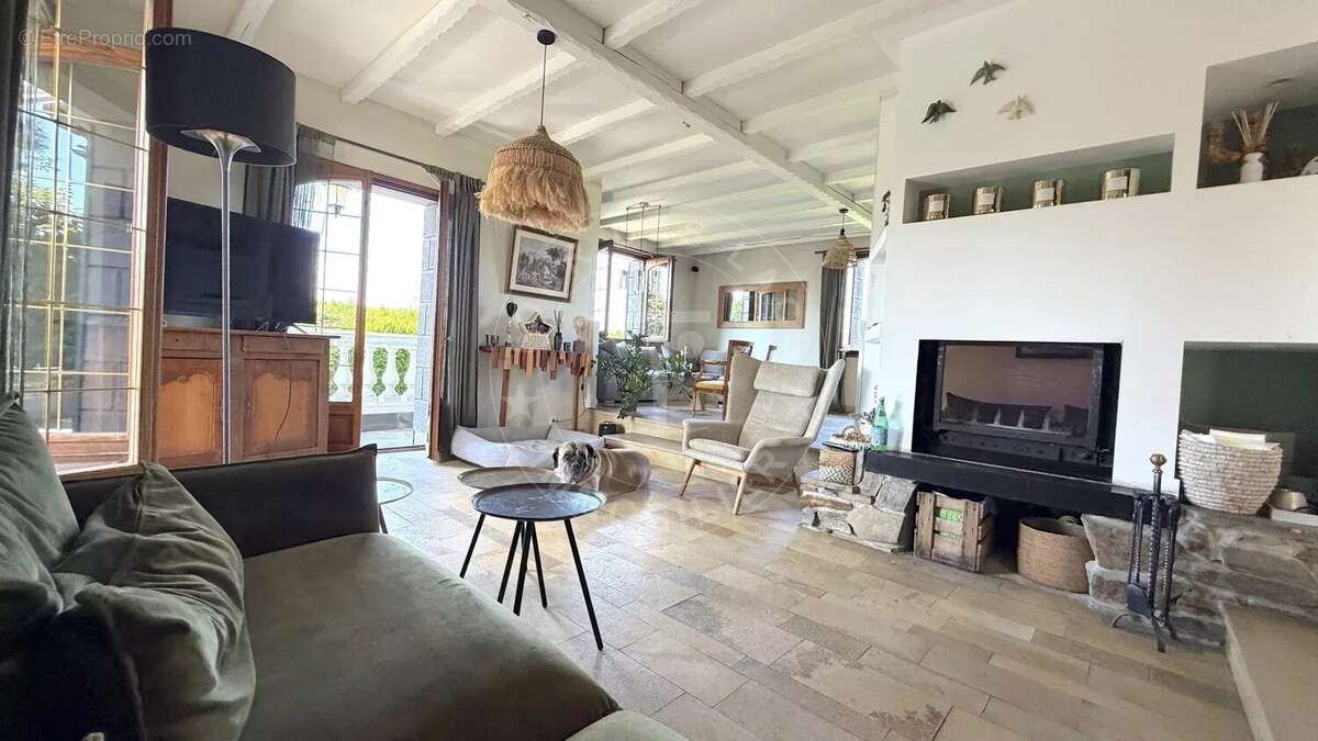 Propriété d’exception de 469 m² avec piscine intérieure - photo 14