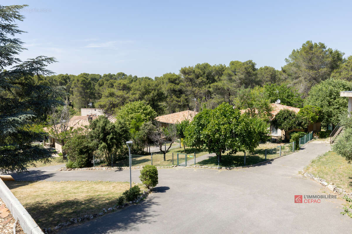 Site médico-social et pédagogique de 3 900 m2 sur 4 hectares au coeur des Alpilles - photo 6